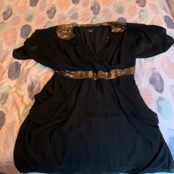 City Chic Dresses & Skirts - City Chic Sequinned Tunic